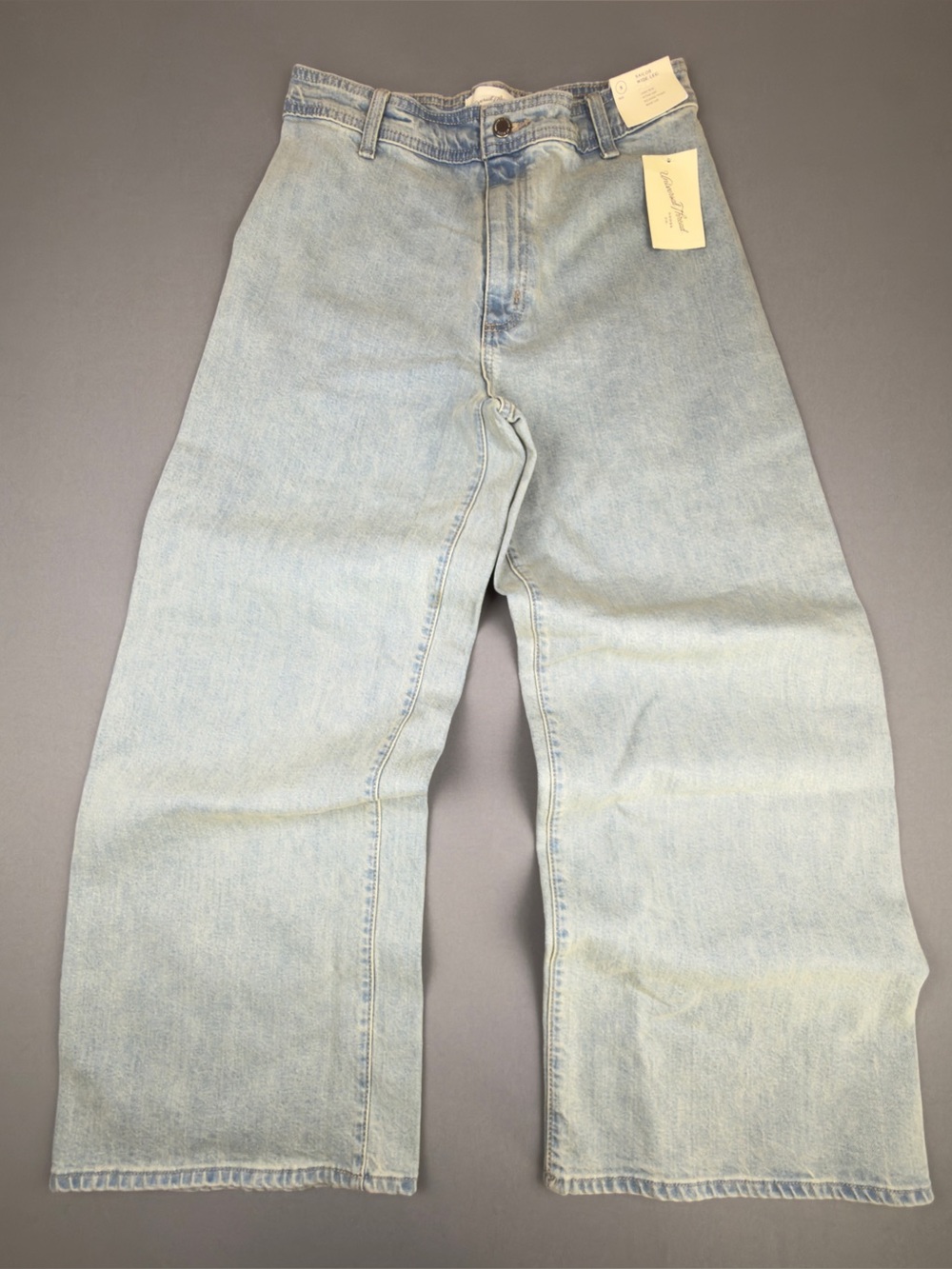 Universal Thread Women’s Light Blue Relaxed Sailor Wide-Leg Jeans